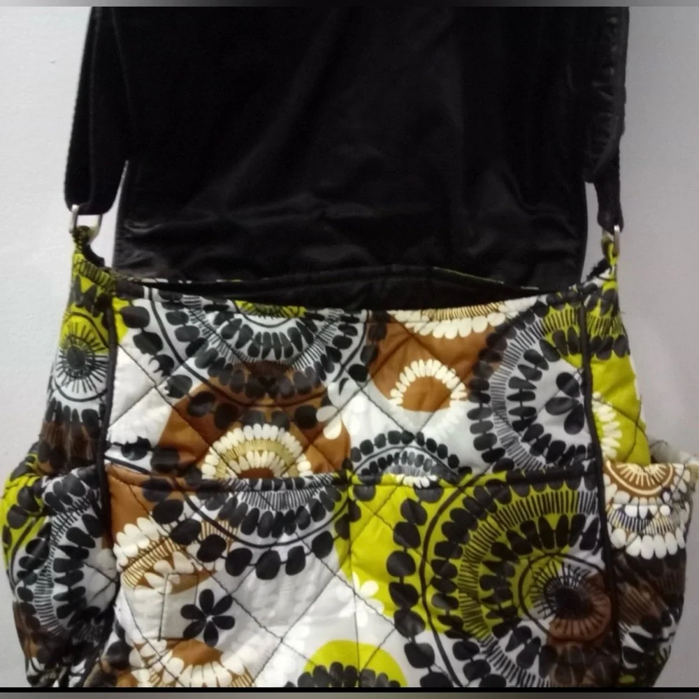 EUC Vera Bradley Women's Laptop, Messenger Crossbody Bag, Magnetic Closure